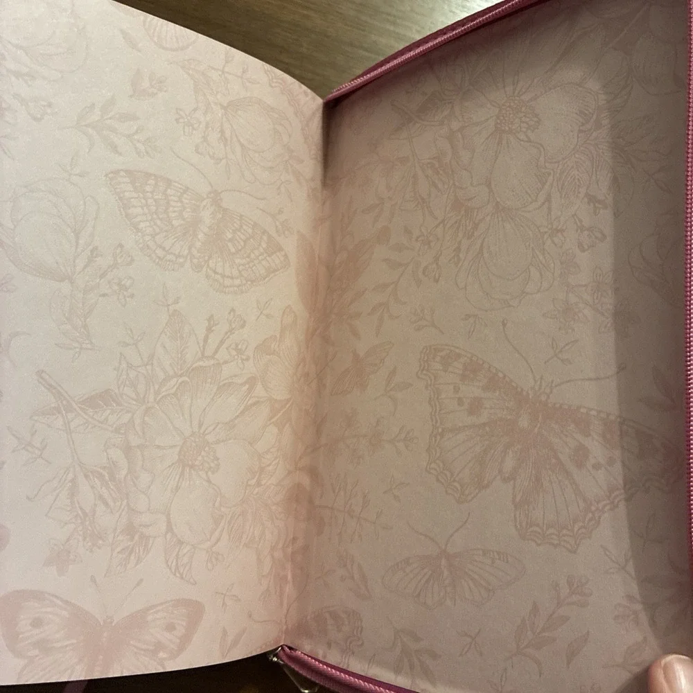 He Who Promised Is Faithful Faux Leather Lined Page Journal W/ Zipper READ DESC